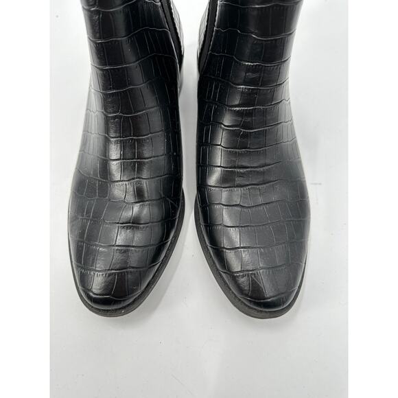 DOLCE VITA Tristan Chelsea Boots in Black Textured Leather // 8.5 - Picture 4 of 10